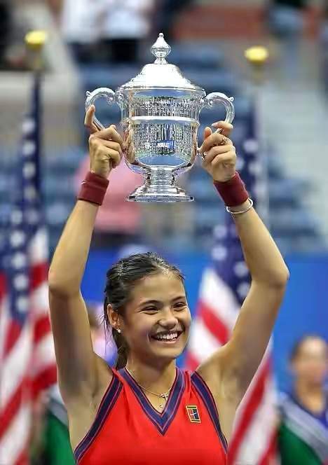 他们不仅展 他们不仅展