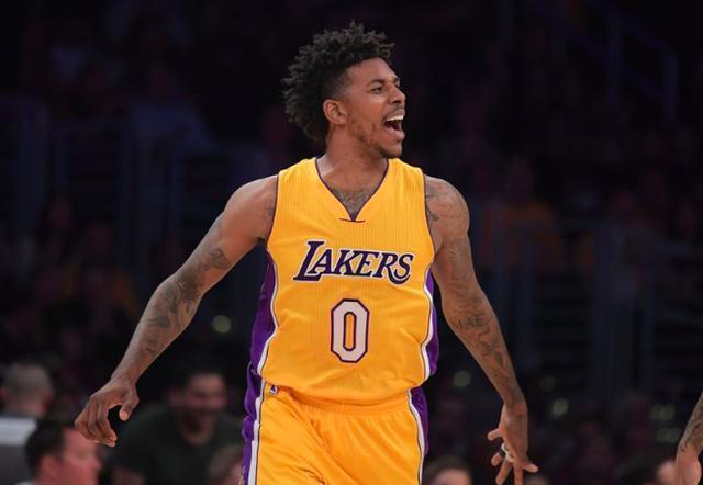 明手摊牌后 明手摊牌后